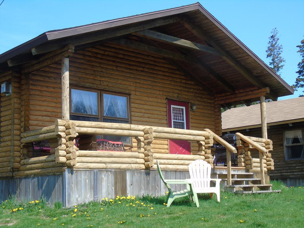 Cajun Cedar Log Cottages Margaree Forks Esterno foto