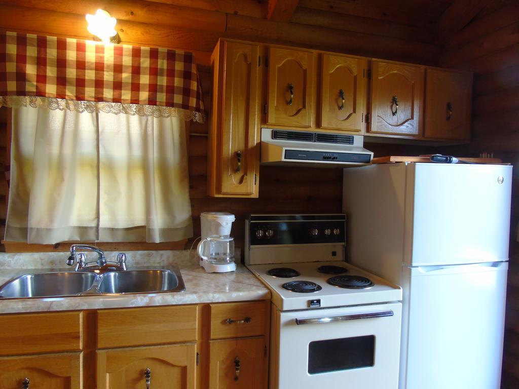 Cajun Cedar Log Cottages Margaree Forks Esterno foto