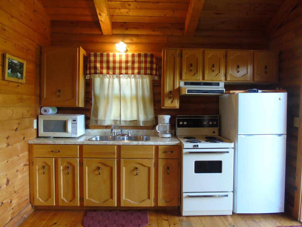 Cajun Cedar Log Cottages Margaree Forks Esterno foto