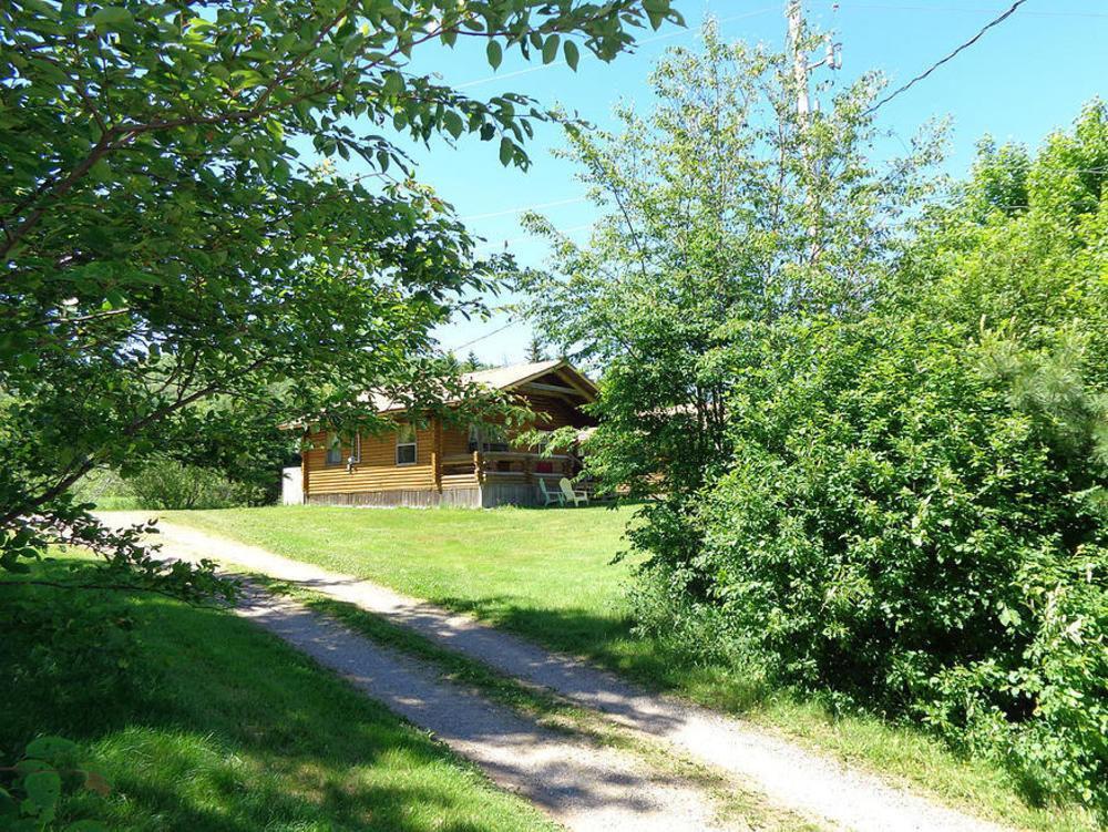 Cajun Cedar Log Cottages Margaree Forks Esterno foto