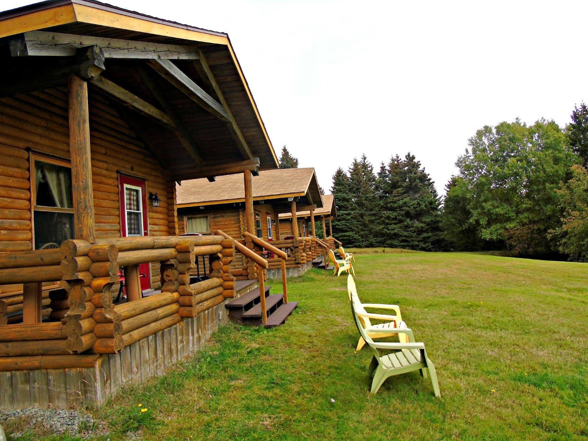 Cajun Cedar Log Cottages Margaree Forks Esterno foto