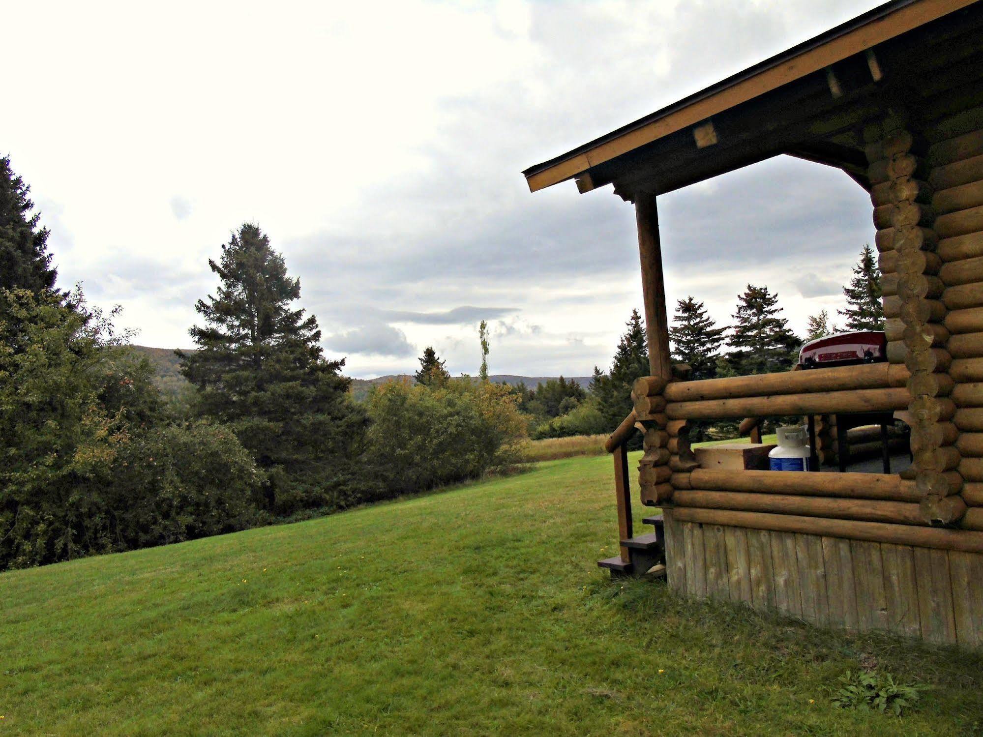 Cajun Cedar Log Cottages Margaree Forks Esterno foto