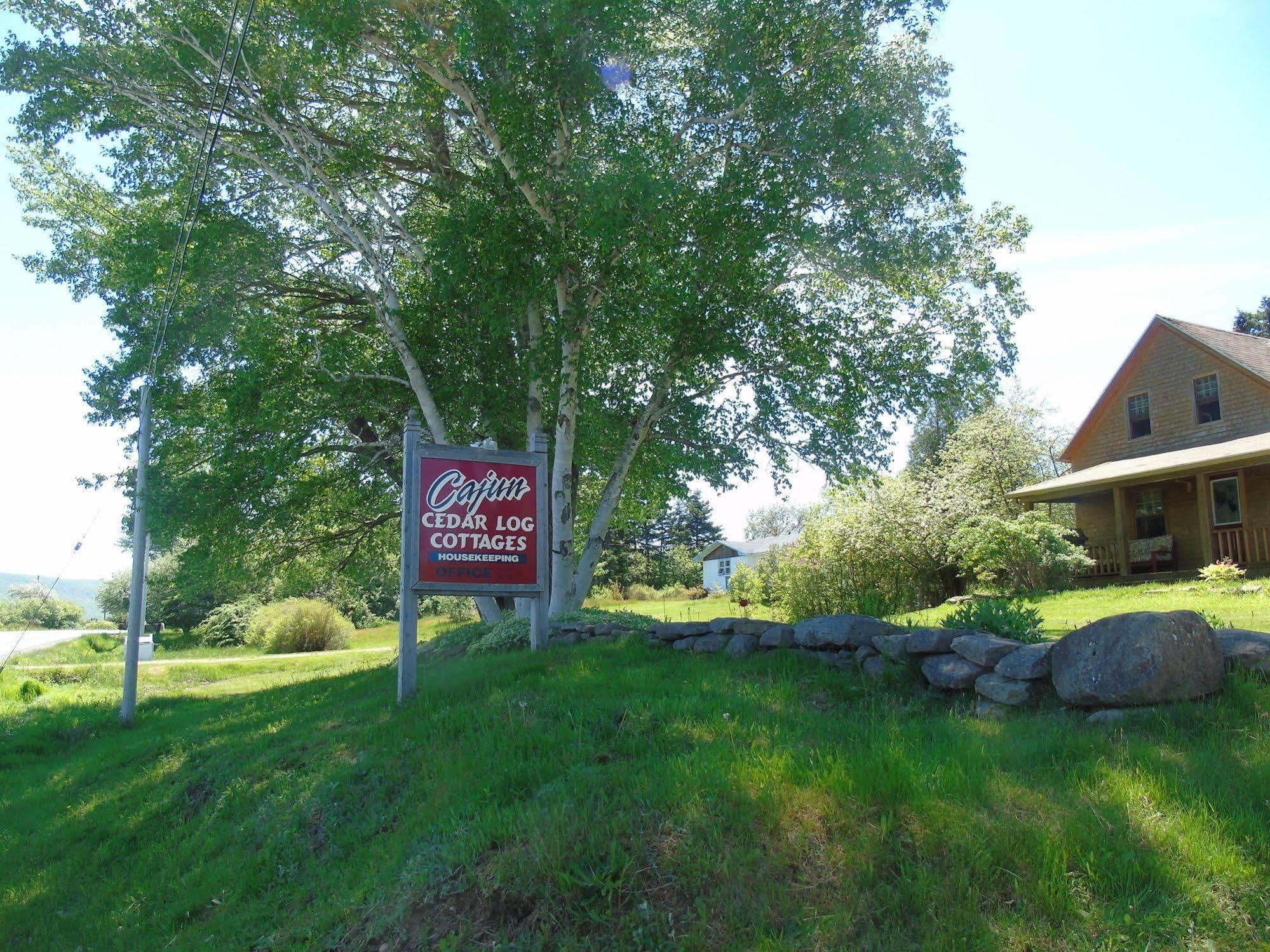 Cajun Cedar Log Cottages Margaree Forks Esterno foto