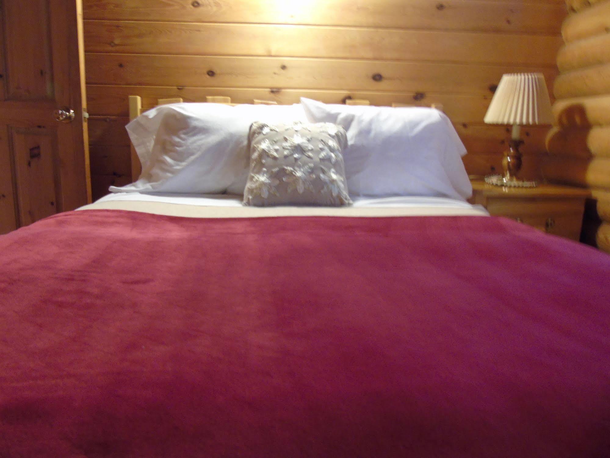Cajun Cedar Log Cottages Margaree Forks Esterno foto