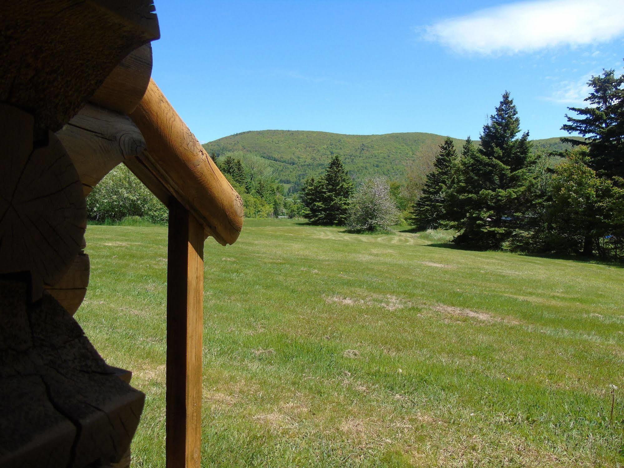 Cajun Cedar Log Cottages Margaree Forks Esterno foto